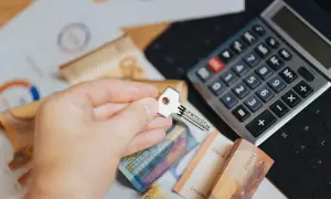 Kiedy przelew za sprzedaż mieszkania? Sprawdź, jak uniknąć opóźnień