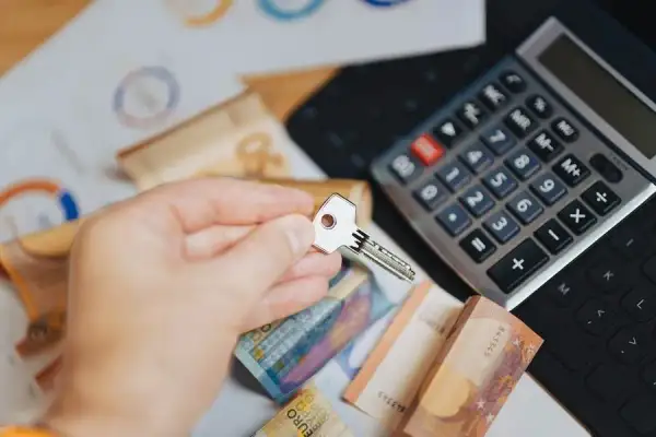 Kiedy przelew za sprzedaż mieszkania? Sprawdź, jak uniknąć opóźnień